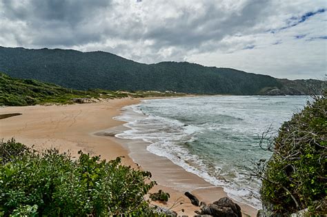  Praia da Lagoinha: Bãi biển ẩn náu đẹp như tranh và những hang động kỳ bí!