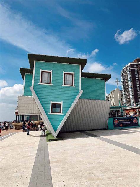  The Upside-Down House -  Khám phá thế giới lệch pha thú vị ở Penang!